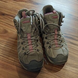 Nevados Women's Trail Shoes - Brown with Pink Highlights